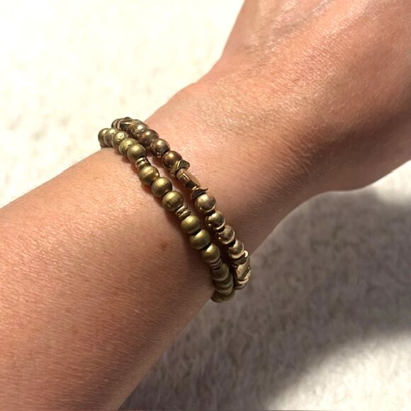 Lot of 2 Gold And Copper Tone Beaded Elastic Bracelets - Picture 1 of 7
